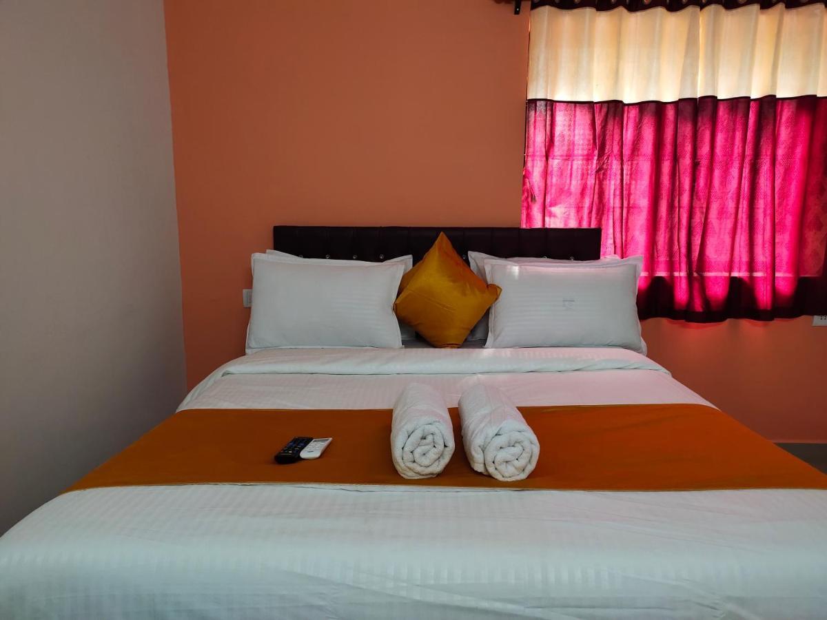Om Baga Residency Hotel ภายนอก รูปภาพ